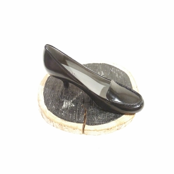 High Heeled Loafers - Picture 2 of 5